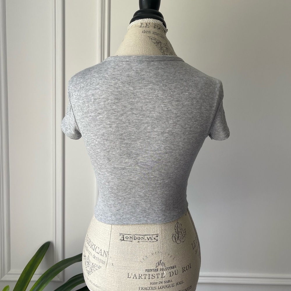 Aritzia Sunday Best ribbed cropped tee
Size: XS - Picture 3 of 5